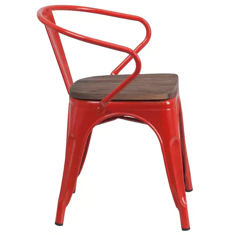 Chaise de bistrot empilable en métal avec assise et accoudoirs en bois