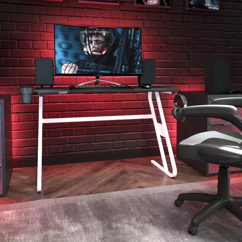 Bureau ergonomique professionnel pour gaming avec porte-gobelet et crochet pour casque