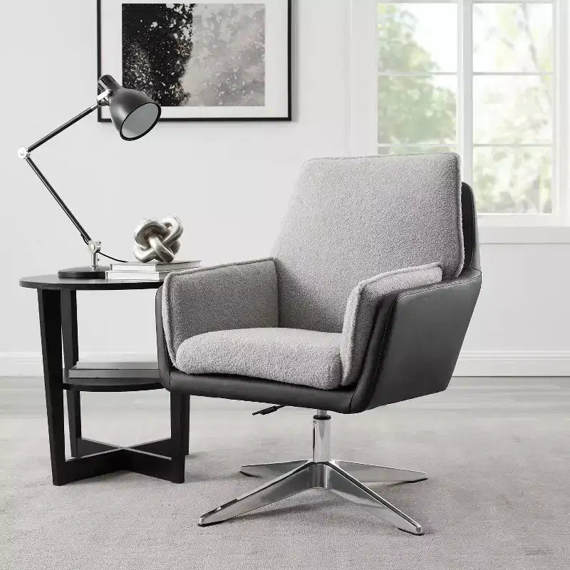 Fauteuil d'appoint pivotant en similicuir avec accoudoirs et base chromée