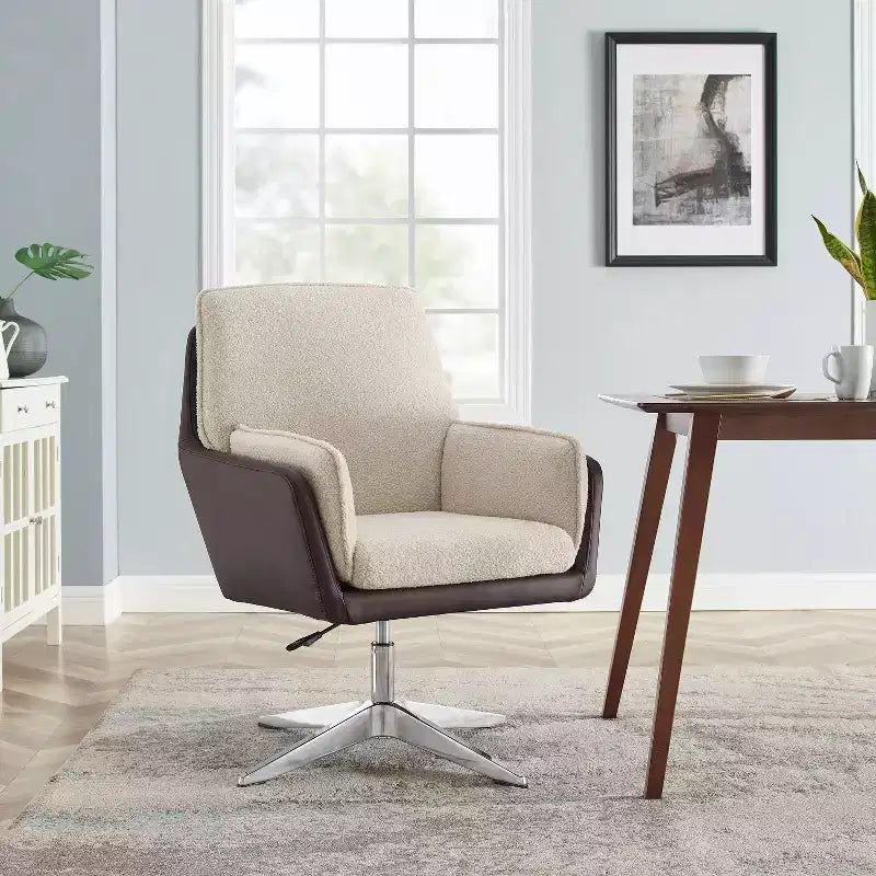 Fauteuil d'appoint pivotant en similicuir avec accoudoirs et base chromée